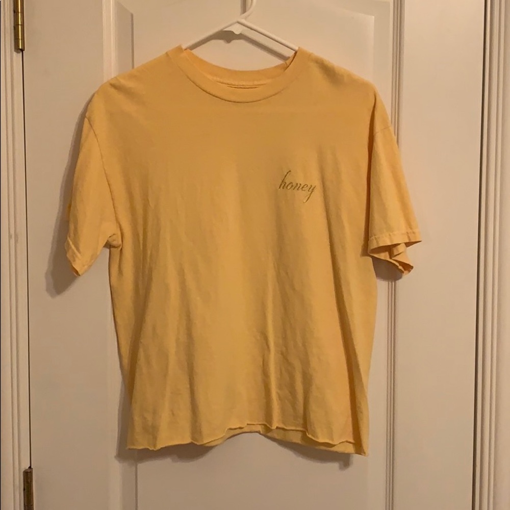 yellow t shirt